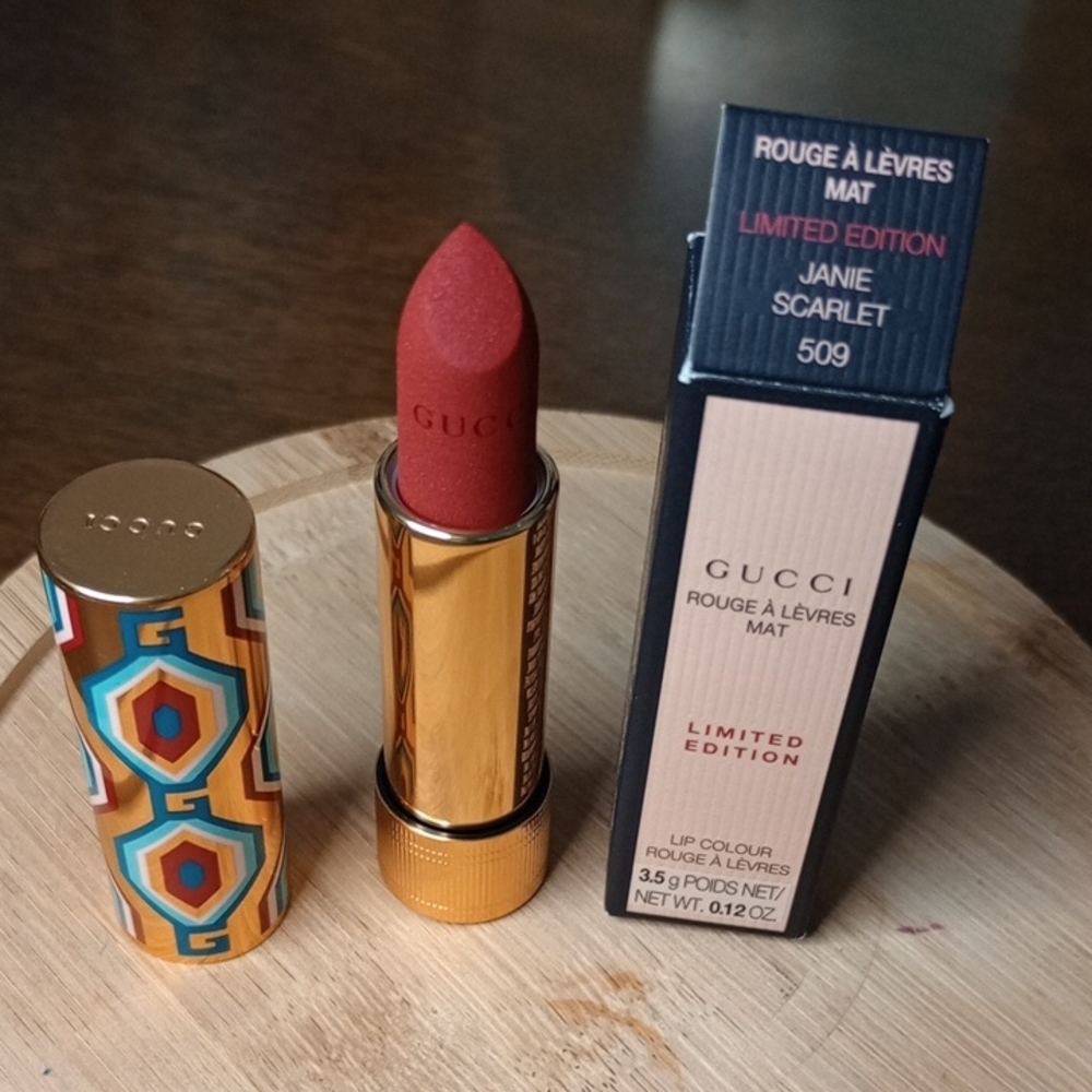 Gucci Rouge à Lèvres Mat Limited Edition Lipstick - Janie Scarlet 509 (Red)